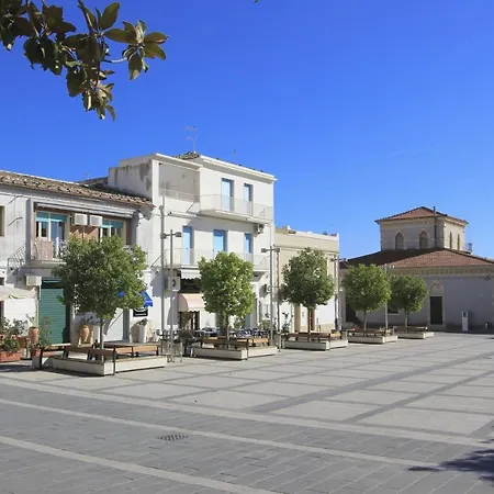 Talete, In Centro A 40 Mt Dalla - Pomelia